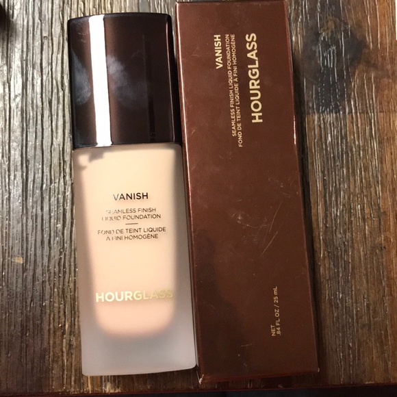 HOURGLASS Vanish Seamless Finish Liquid Foundation